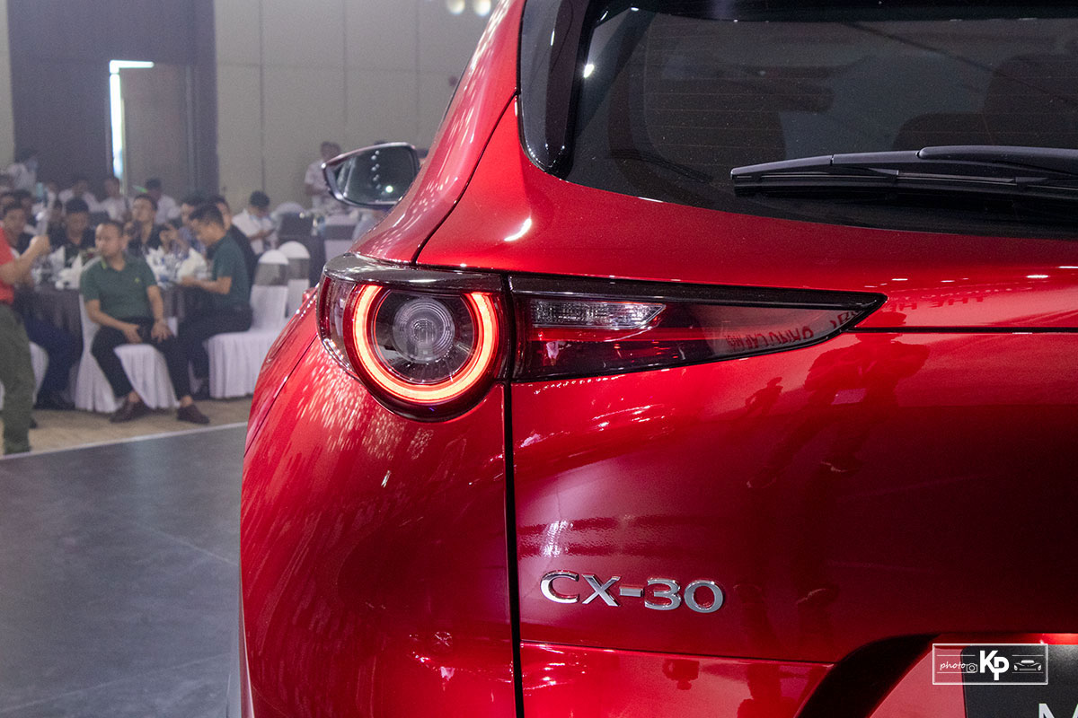 Ảnh Đèn hậu xe Mazda CX-30 2021 a1
