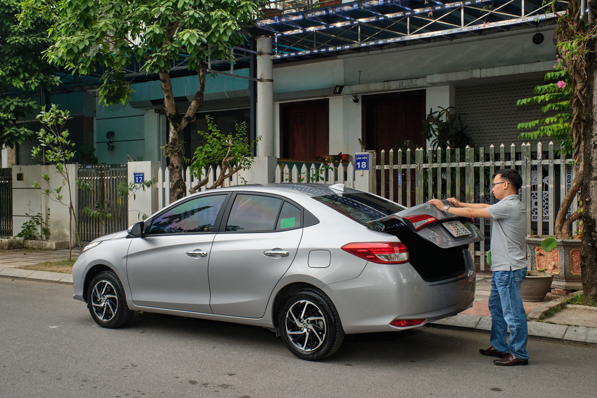 Tiết kiệm từ nhiên liệu cho đến chi phí bảo dưỡng, anh Tiến đánh giá Toyota Vios là một mẫu xe phù hợp cho việc sử dụng lâu dài.