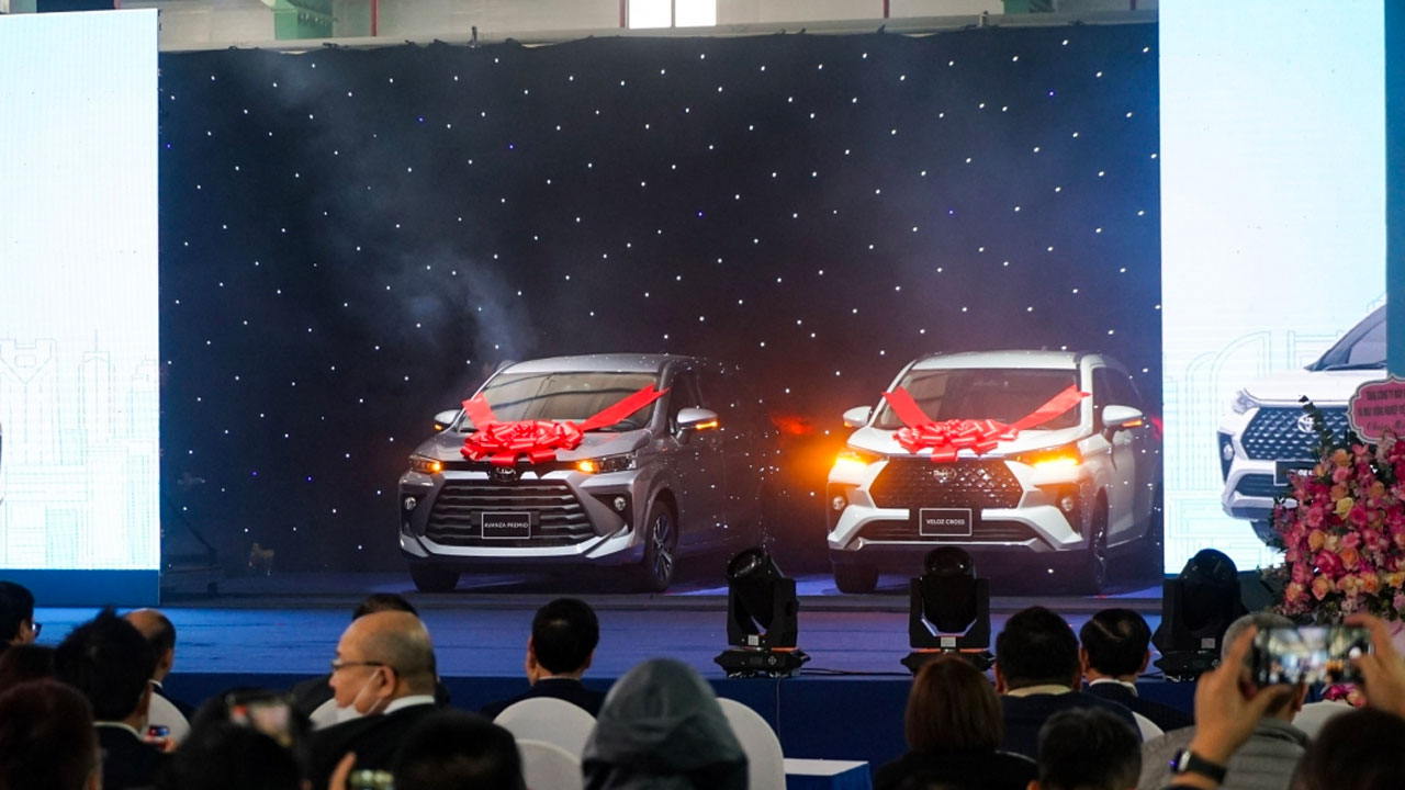 Toyota Veloz Cross và Avanza Premio lắp ráp tại Việt Nam ra mắt, giá không đổi