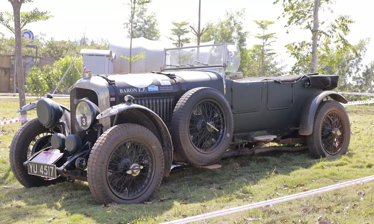 Bentley 4 1/2 Litre Le Mans.