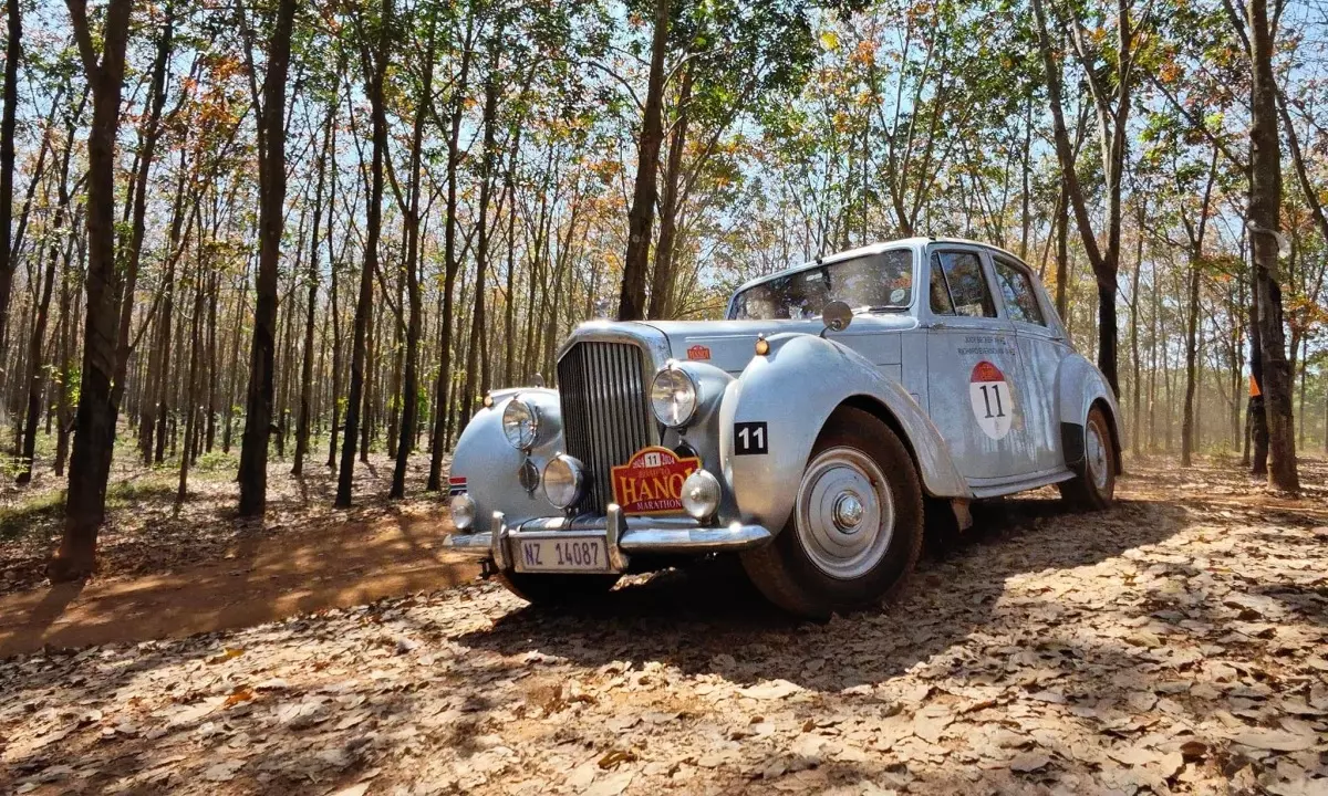 Chiếc Bentley R Type đời 1953.